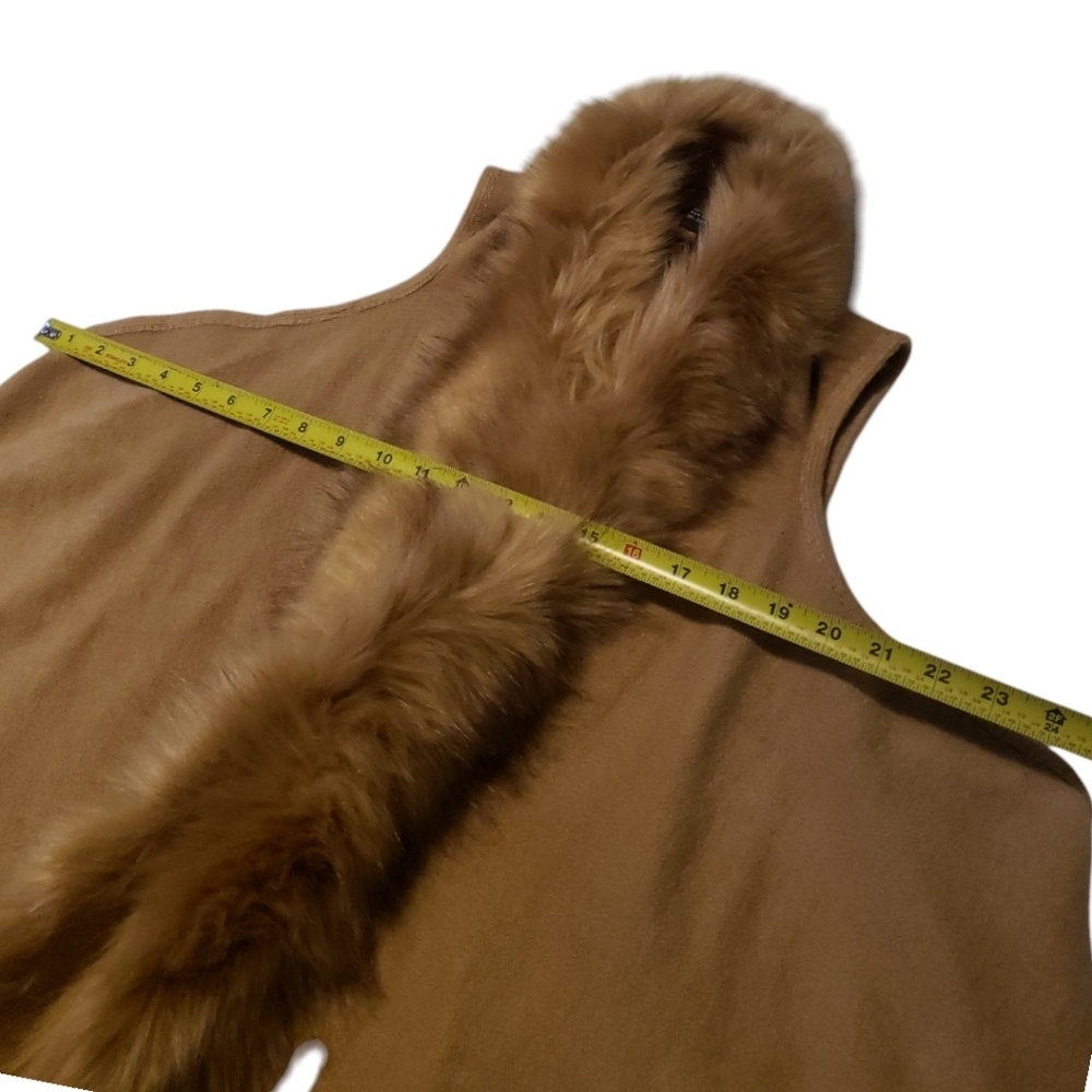 Surell Faux Fur Trimmed Knit Vest One Size - Picture 9 of 12